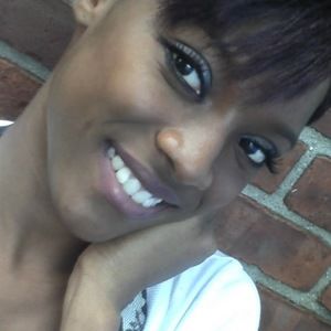 Meet your Posher, Kenisha